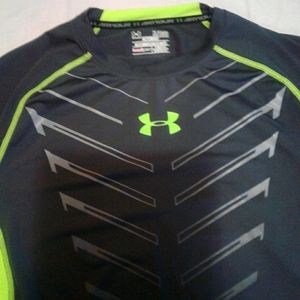 Boys XL underarmour short sleeve compressio shirt